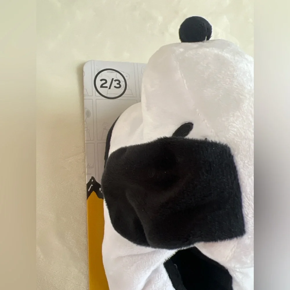 Peanuts Snoopy Plush Slippers Black & White Kids Size 2/3‎ NWT